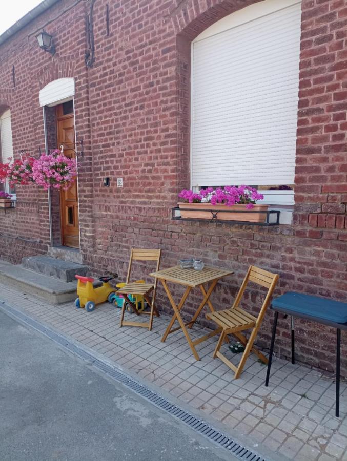 Gite A La Ferme Chez Magali Escaudoeuvres 外观 照片